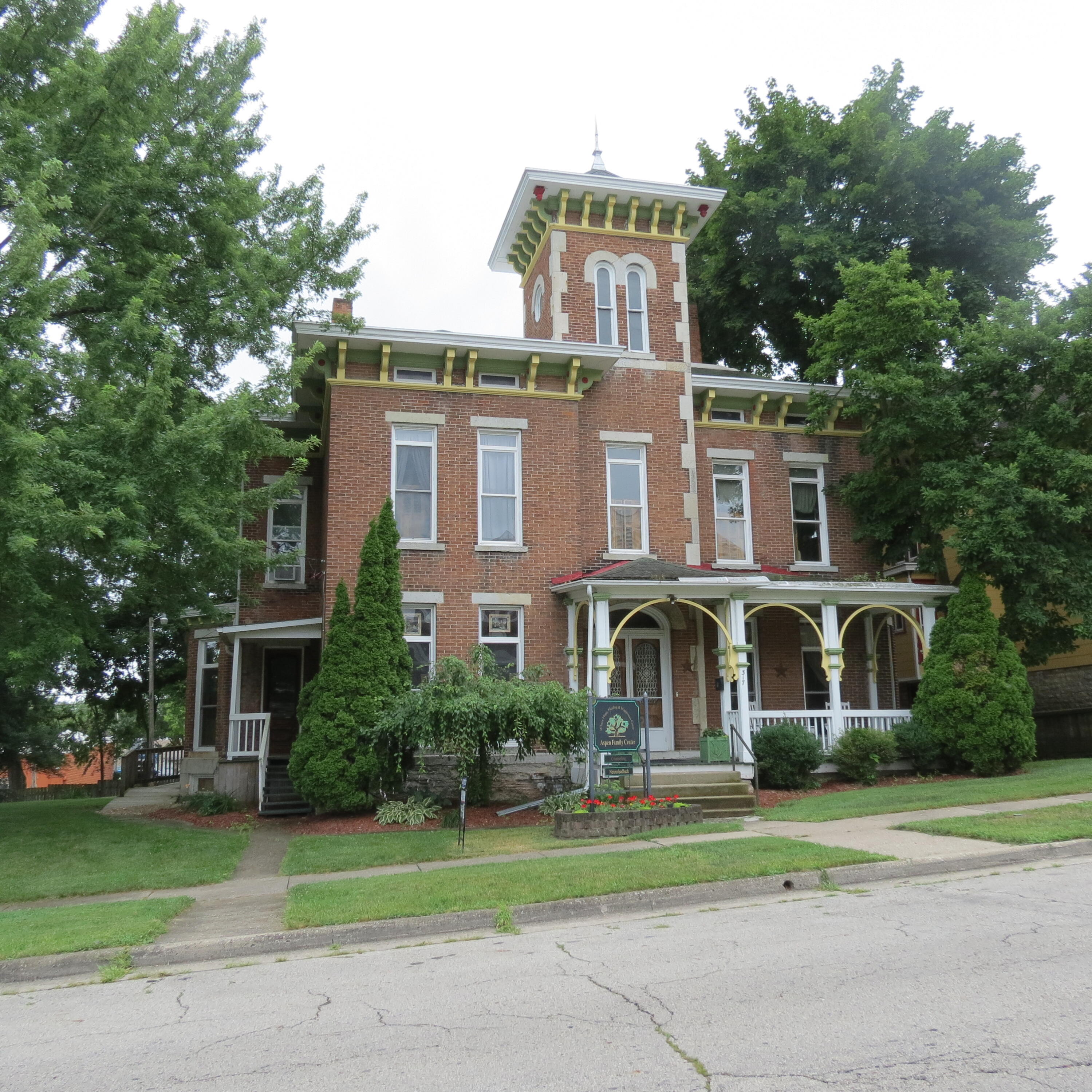 317 E Poplar Street