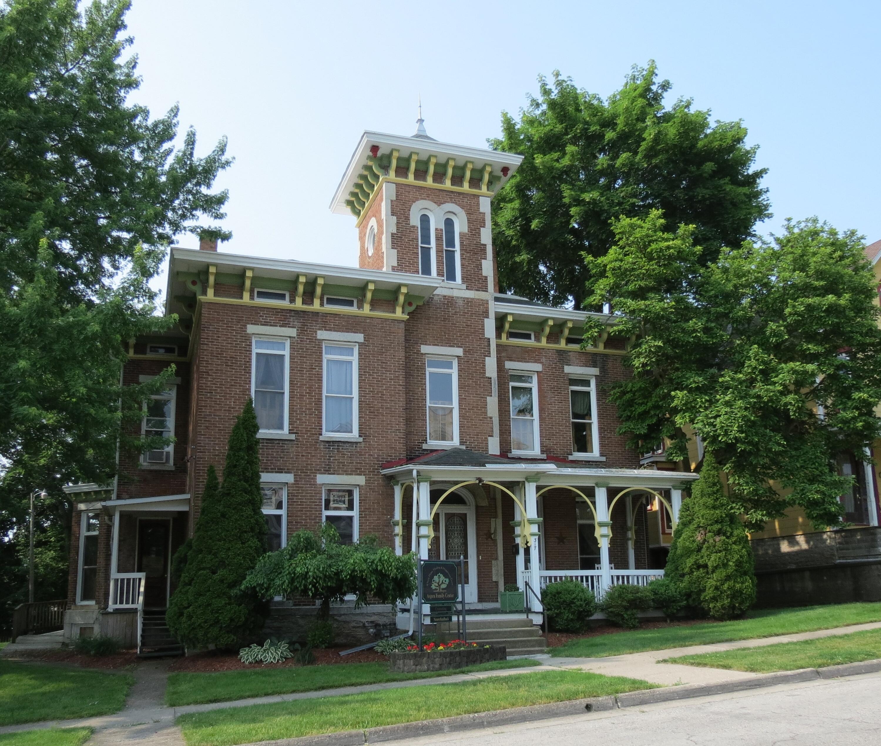 317 E Poplar Street