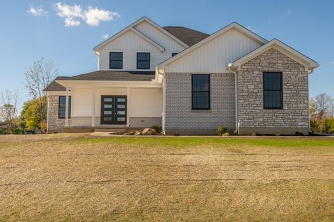 Photo of 3631 Kingsgate Lane, Springfield, OH 45503 (MLS # 1039817)