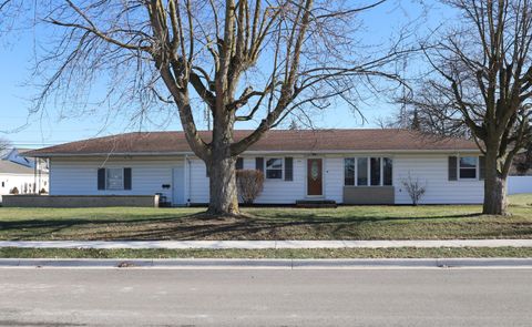 Photo of 401 Gwendolyn Street, Fort Recovery, OH 45846 (MLS # 1043064)