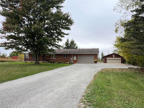 Photo of 2601 Rangeline Road, Russia, OH 45363 (MLS # 1042103) Photo of 2601 Rangeline Road, Russia, OH 45363 (MLS # 1042103)
