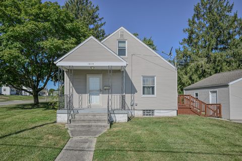 Photo of 1815 Beacon Street, Springfield, OH 45505 (MLS # 1041141) Photo of 1815 Beacon Street, Springfield, OH 45505 (MLS # 1041141)