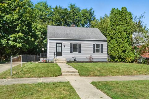 Photo of 327 Buxton Avenue, Springfield, OH 45505 (MLS # 1041120)