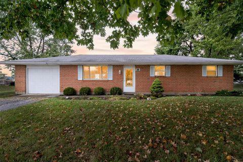Photo of 206 Shannon Drive, Anna, OH 45302 (MLS # 1041611)