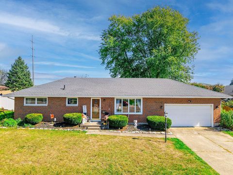 Photo of 5220 E Ridgewood Road, Springfield, OH 45503 (MLS # 1041928)