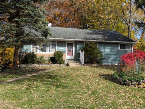 Photo of 572 Piney Branch Drive, Springfield, OH 45503 (MLS # 1042403)
