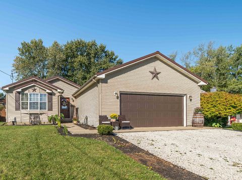 Photo of 210 Lyndhurst Drive, Piqua, OH 45356 (MLS # 1041899)