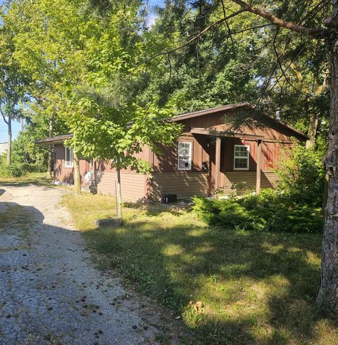 Photo of 629 E Livingston Street, Celina, OH 45822 (MLS # 1041127) Photo of 629 E Livingston Street, Celina, OH 45822 (MLS # 1041127)