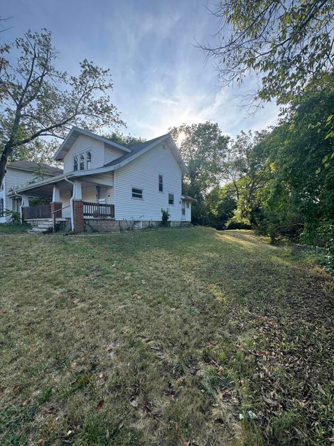 Photo of 1009 N Lowry Avenue, Springfield, OH 45504 (MLS # 1041560)