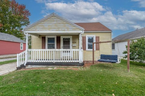 Photo of 2136 Hillside Avenue, Springfield, OH 45503 (MLS # 1042235)