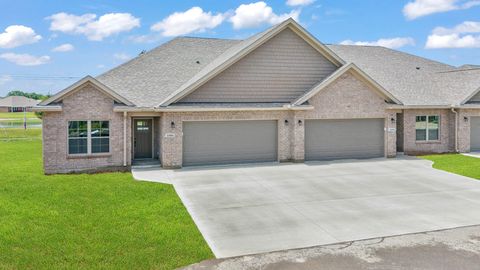 Photo of 1160 Waterloo Street, Troy, OH 45373 (MLS # 1039798)