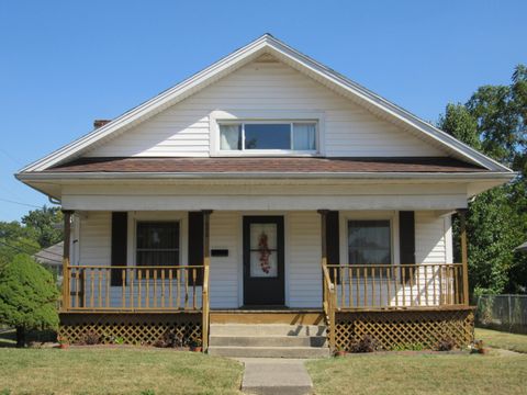 Photo of 372 S Douglas Avenue, Springfield, OH 45505 (MLS # 1041540)