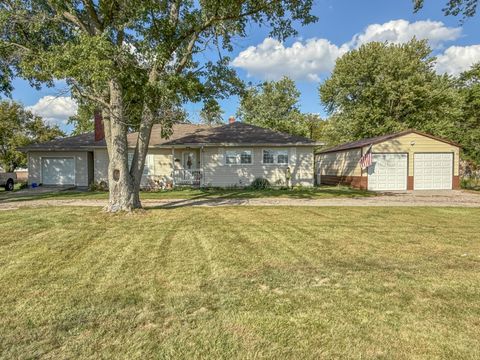 Photo of 7110 Elida Road, Delphos, OH 45833 (MLS # 1041710) Photo of 7110 Elida Road, Delphos, OH 45833 (MLS # 1041710)