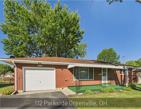 Photo of 112 Parkside Dr, Greenville, OH 45331 (MLS # 1041778)