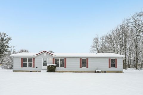 Photo of 322 Clagg Street, Bellefontaine, OH 43311 (MLS # 1042800)