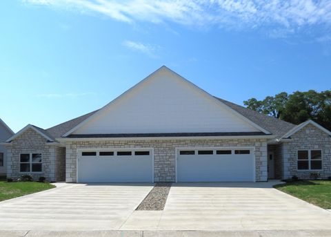 Photo of 961 Winter Ridge Drive, Sidney, OH 45365 (MLS # 1036273)