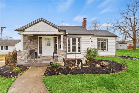 Photo of 552 E Chillicothe Avenue, Bellefontaine, OH 43311 (MLS # 1042678)