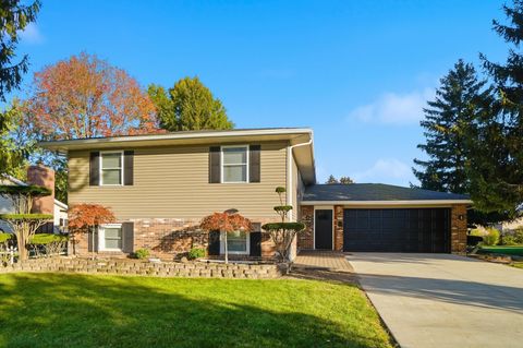 Photo of 906 Aster Drive, Wapakoneta, OH 45895 (MLS # 1042300)