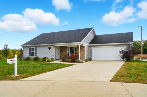 Photo of 605 Fenview Drive, New Carlisle, OH 45344 (MLS # 1042148)