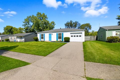 Photo of 208 Corlington Drive, Springfield, OH 45506 (MLS # 1041524) Photo of 208 Corlington Drive, Springfield, OH 45506 (MLS # 1041524)
