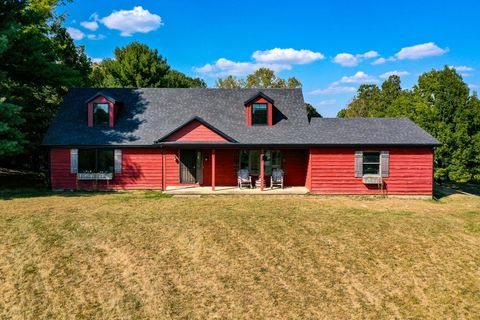 Photo of 3800 Crescent Hill Road, Springfield, OH 45502 (MLS # 1041506)