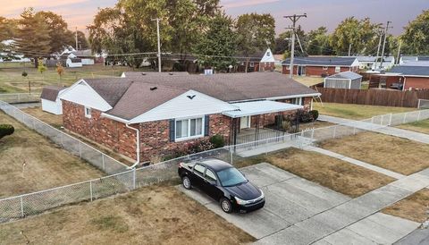 Photo of 806 Candlewood Boulevard, Piqua, OH 45356 (MLS # 1041509) Photo of 806 Candlewood Boulevard, Piqua, OH 45356 (MLS # 1041509)