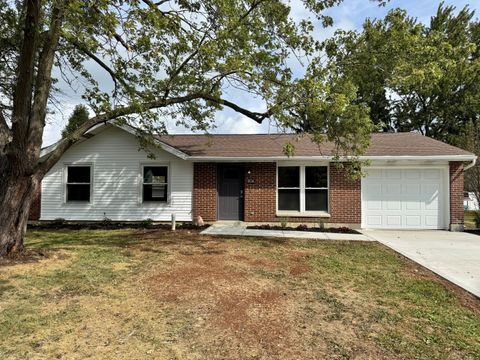 Photo of 806 Canterbury Drive, Wapakoneta, OH 45895 (MLS # 1041143)