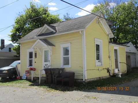Photo of 510 Walnut Street, Piqua, OH 45356 (MLS # 1041948)