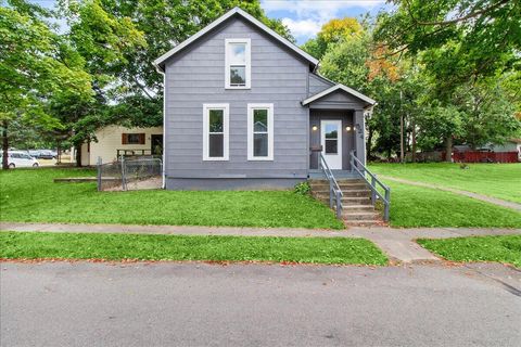 Photo of 524 N Elm Street, Bellefontaine, OH 43311 (MLS # 1041418) Photo of 524 N Elm Street, Bellefontaine, OH 43311 (MLS # 1041418)