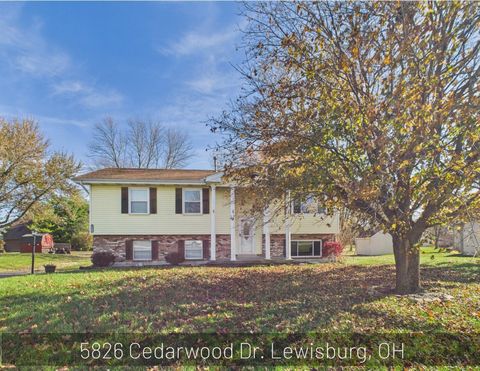 Photo of 5826 Cedarwood Drive, Lewisburg, OH 45338 (MLS # 1042944)