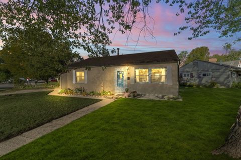 Photo of 5 Marchmont Drive, Fairborn, OH 45324 (MLS # 1041986) Photo of 5 Marchmont Drive, Fairborn, OH 45324 (MLS # 1041986)
