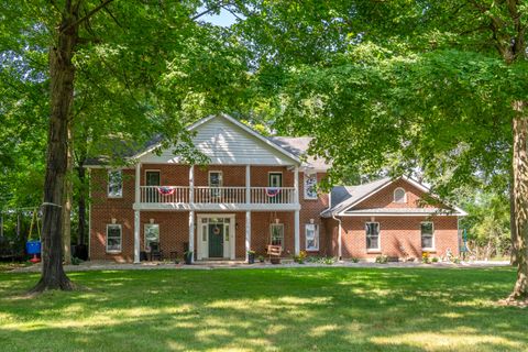 Photo of 4341 Lone Wolf Avenue, Springfield, OH 45502 (MLS # 1039998)