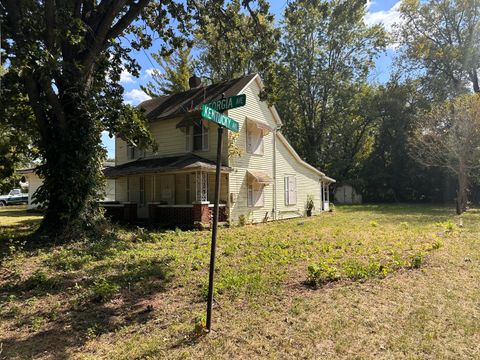 Photo of 551 Georgia Ave, Springfield, OH 45505 (MLS # 1041105)