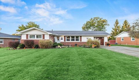 Photo of 104 Organ Street, Bellefontaine, OH 43311 (MLS # 1042115)