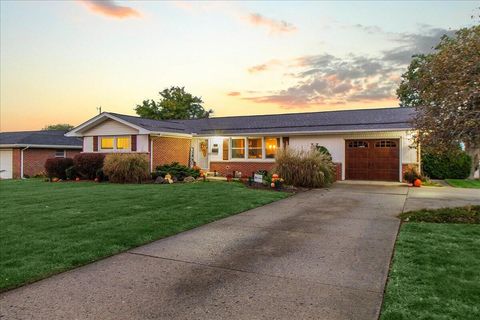 Photo of 104 Organ Street, Bellefontaine, OH 43311 (MLS # 1042115) Photo of 104 Organ Street, Bellefontaine, OH 43311 (MLS # 1042115)