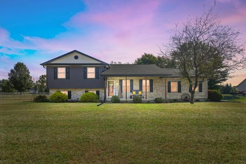 Photo of 2558 Stoney Creek Street, Springfield, OH 45504 (MLS # 1041490) Photo of 2558 Stoney Creek Street, Springfield, OH 45504 (MLS # 1041490)