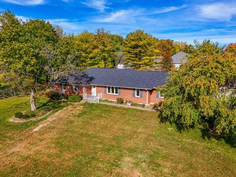 Photo of 242 Miller Drive, Urbana, OH 43078 (MLS # 1042326)