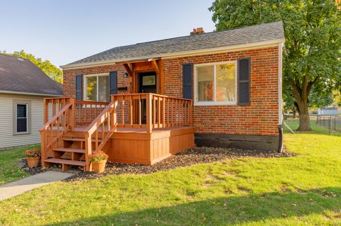 Photo of 825 Clark Avenue, Piqua, OH 45356 (MLS # 1041188)