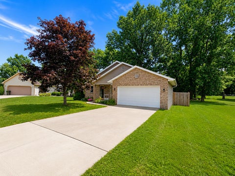 Photo of 216 Oakcrest Court, Russells Point, OH 43348 (MLS # 1047175)