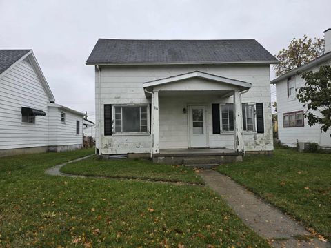 Photo of 811 Columbia Street, Saint Marys, OH 45885 (MLS # 1042372)