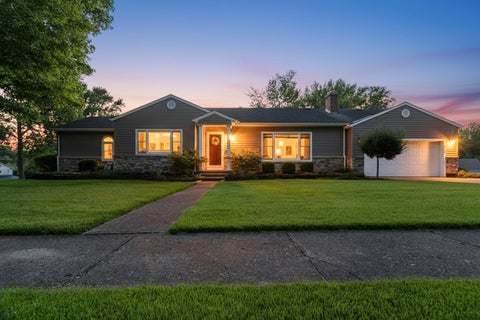 Photo of 525 Bon Air Drive, Sidney, OH 45365 (MLS # 1048212)