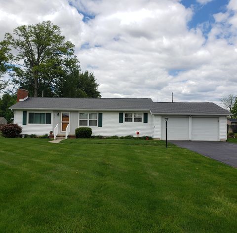 Photo of 402 Woodlawn Drive, Wapakoneta, OH 45895 (MLS # 1045654)