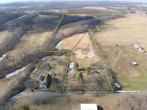 Photo of 924 Eris Road, Urbana, OH 43078 (MLS # 1044093)