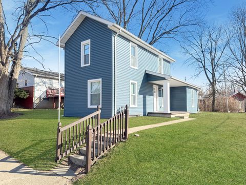 Photo of 417 N Russell Street, Urbana, OH 43078 (MLS # 1043518)