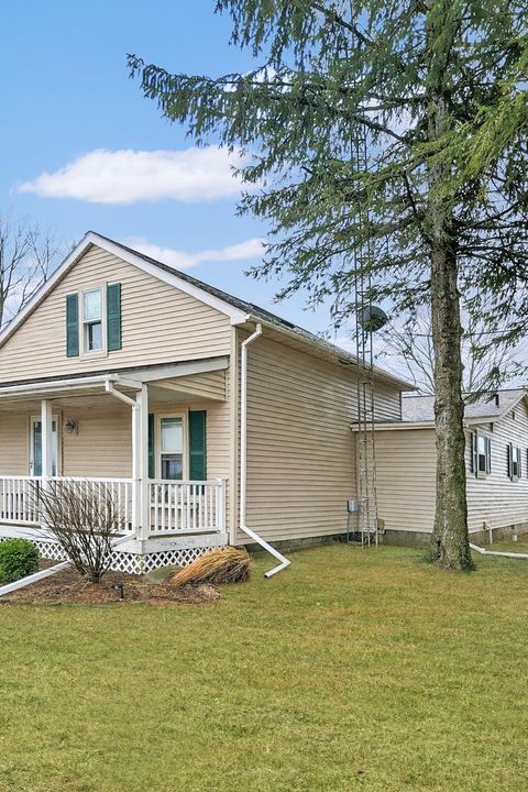 Photo of 335 N State Route 121 St, New Paris, OH 45347 (MLS # 1044184)