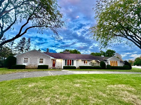 Photo of 1602 Beck Drive, Sidney, OH 45365 (MLS # 1044418)