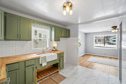 Photo of 1014 Beacon Street, Springfield, OH 45505 (MLS # 1042996)