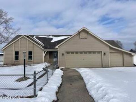 Photo of 714 Raleigh Creek Drive, Cridersville, OH 45806 (MLS # 1043739)