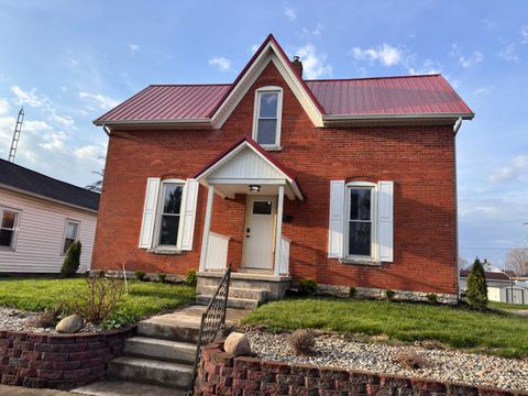 Photo of 206 E Benton Street, Wapakoneta, OH 45895 (MLS # 1044636)