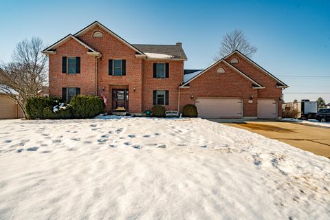 Photo of 825 Chaucer Lane, Tipp City, OH 45371 (MLS # 1043720)
